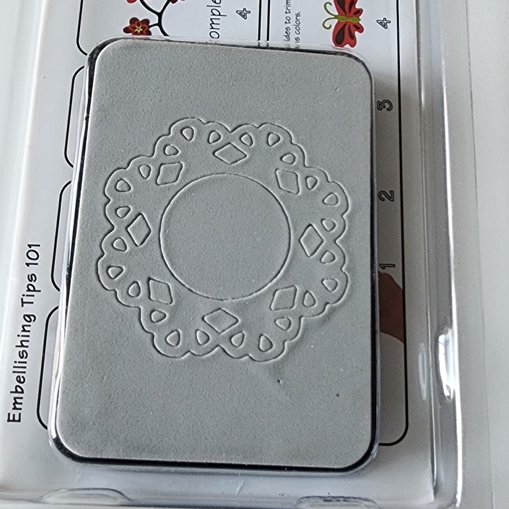 Sizzix Embossing Folders Cuttlebug Disney Cut Emboss Dies Lot Shells Disney Cake - Picture 11 of 12